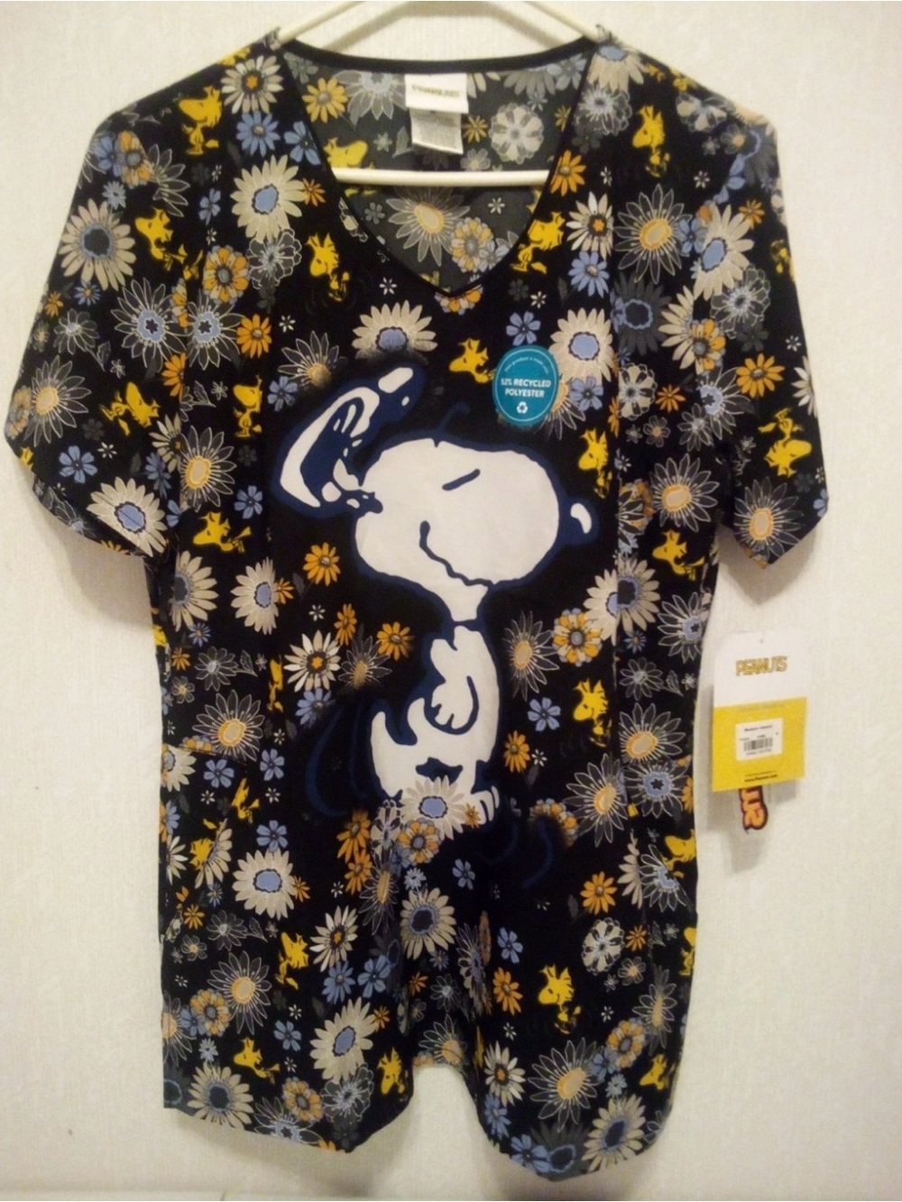 Cherokee Snoopy Woodstock Scrub top NWT M scrub uniform